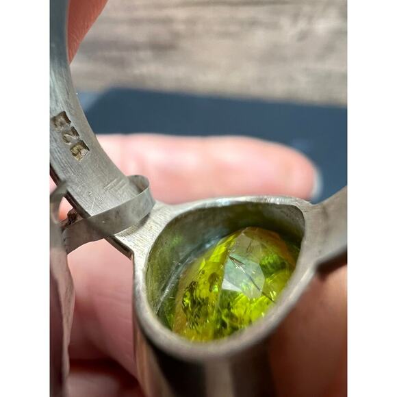 NEW size 7.5 oval cut peridot sterling silver ring 5.72 grams - Picture 3 of 16